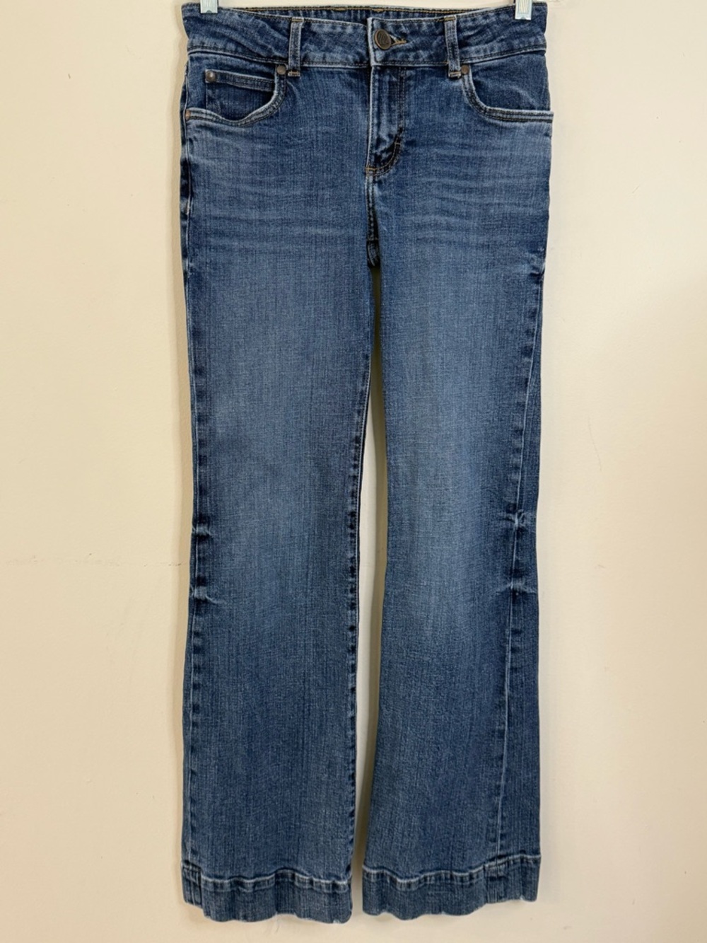 Wrangler Cowgirl denim jeans straight leg distressed 3x32”